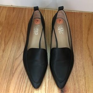 Franco Sarto, size 7, black leather pointed flats